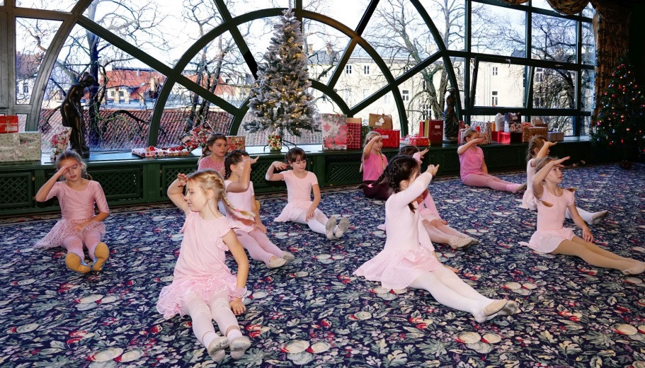 Bild 1: Tanzkinder vom TC Schwarz-Silber Halle