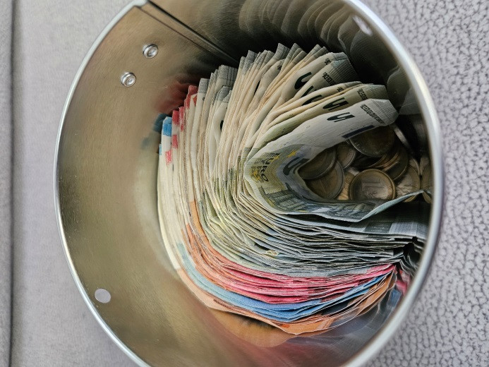 Bild 7: 1.020 EUR von den Sportlerinnen und Sportlern im Sportpark Halle